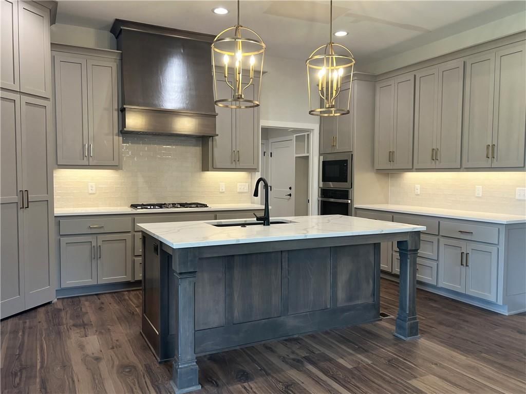 4612 SW Robinson Drive — photo 3