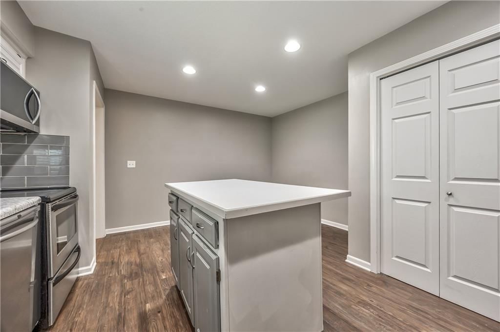 12107 Hemlock Street — photo 10