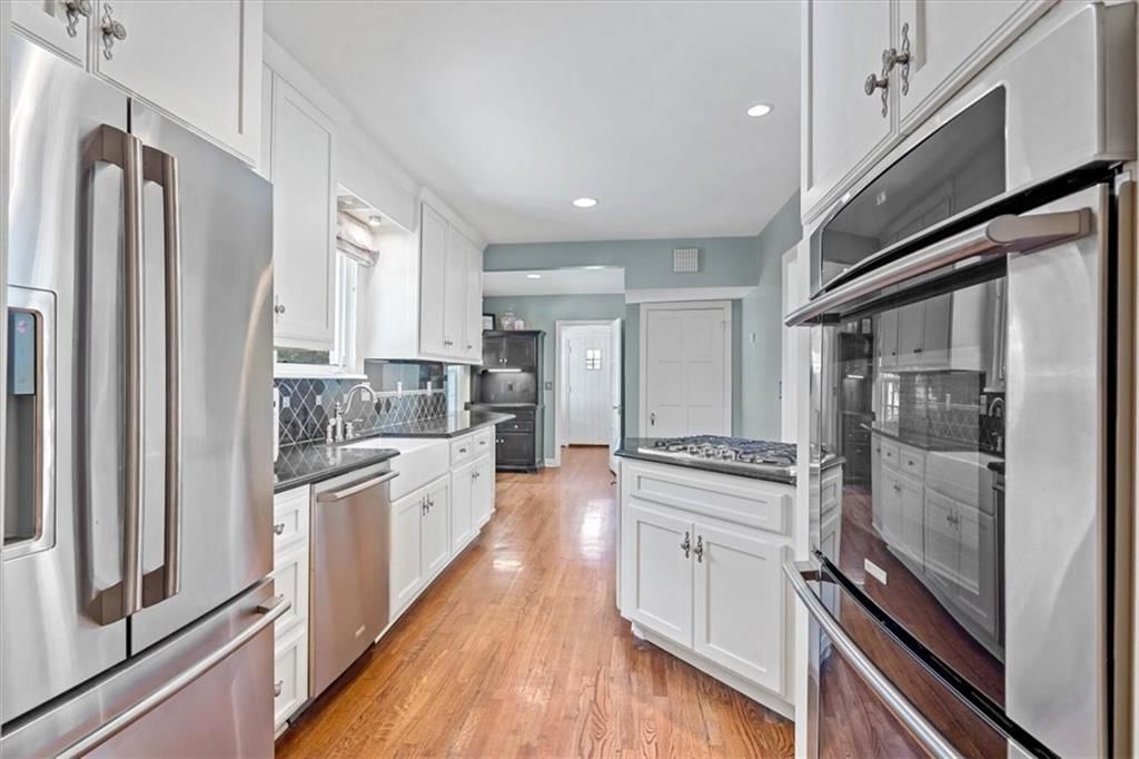 1009 W 69th Terrace — photo 14