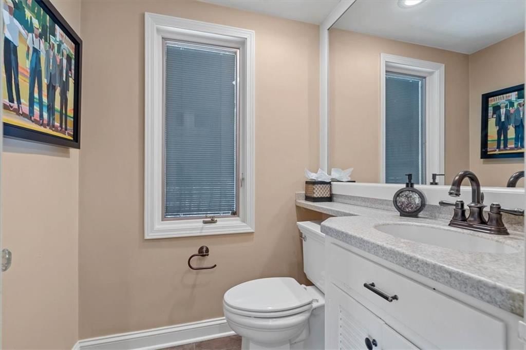 1009 W 69th Terrace — photo 15