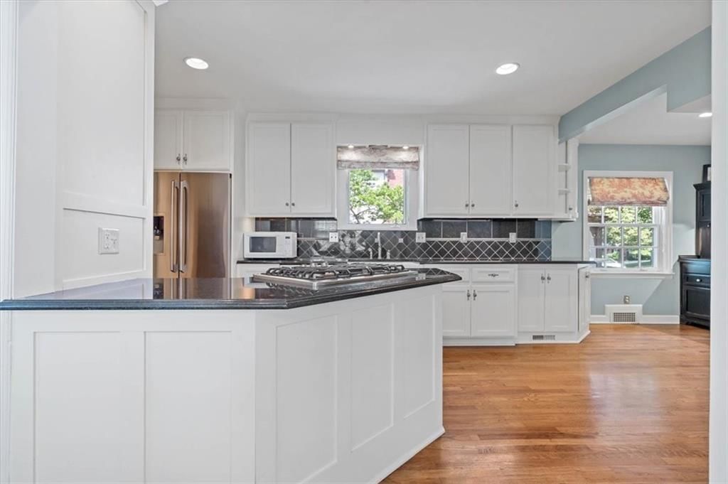 1009 W 69th Terrace — photo 10