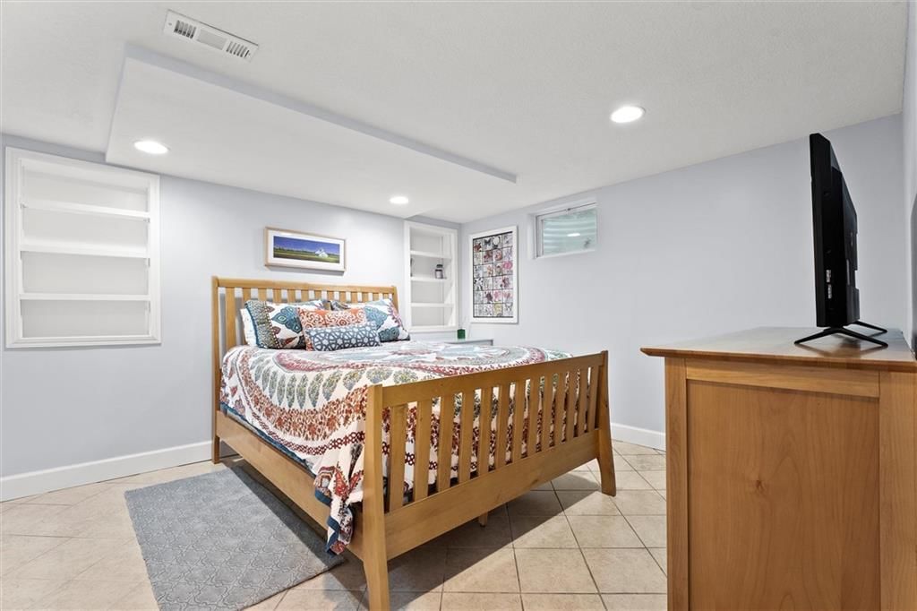 7247 Belinder Avenue — photo 19