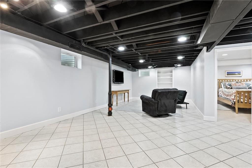 7247 Belinder Avenue — photo 24