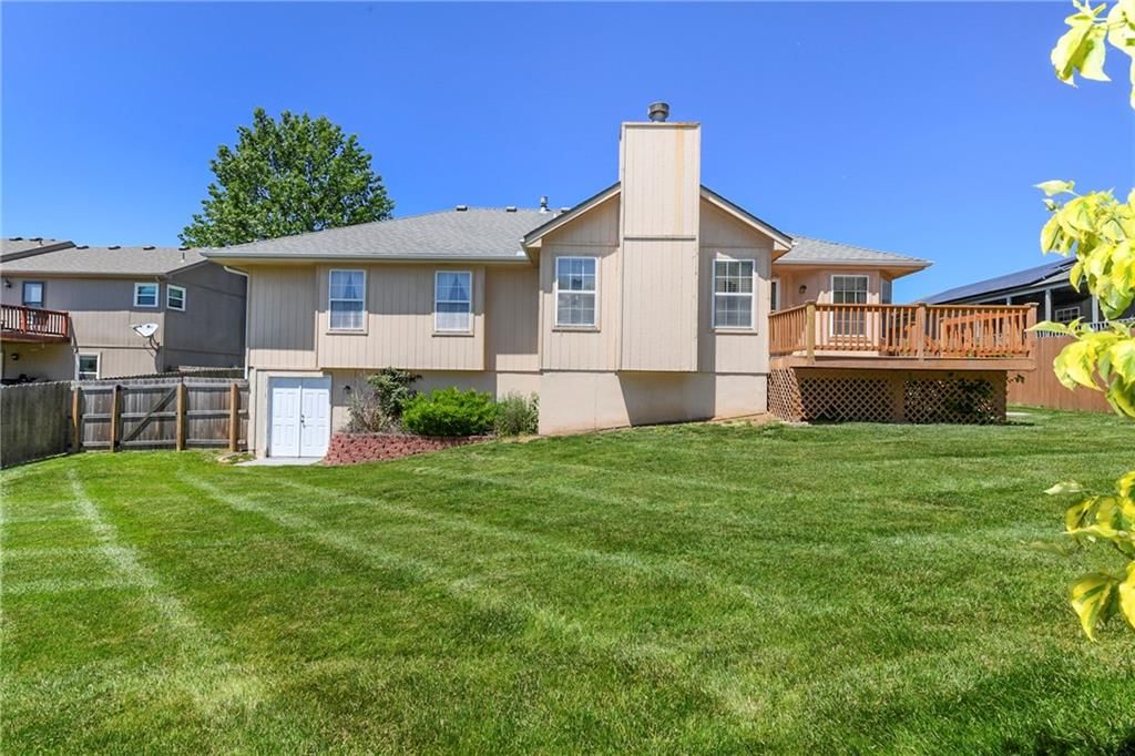 2104 NE Avanti Drive — photo 5