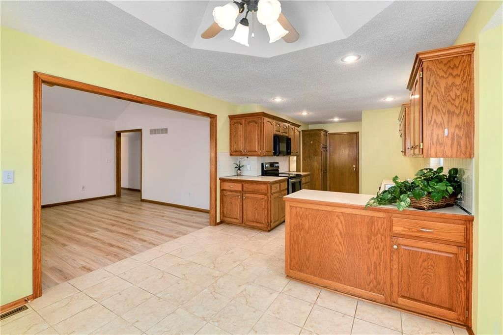 2104 NE Avanti Drive — photo 8