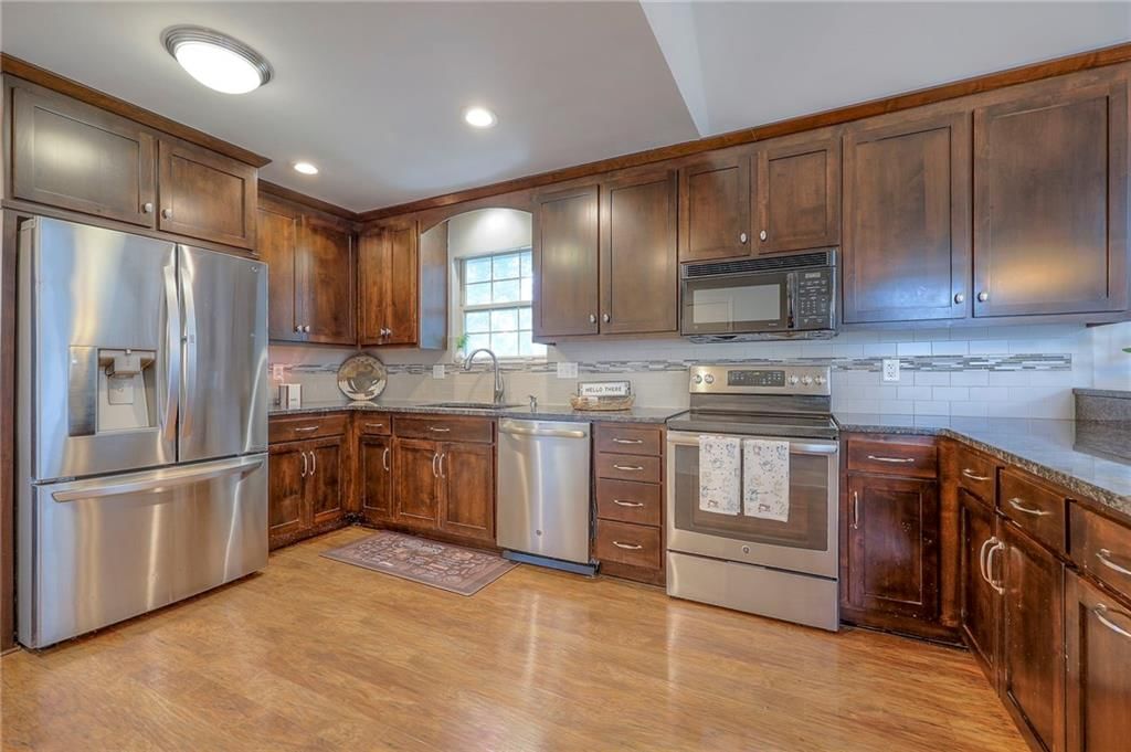 4729 Halsey Street — photo 6