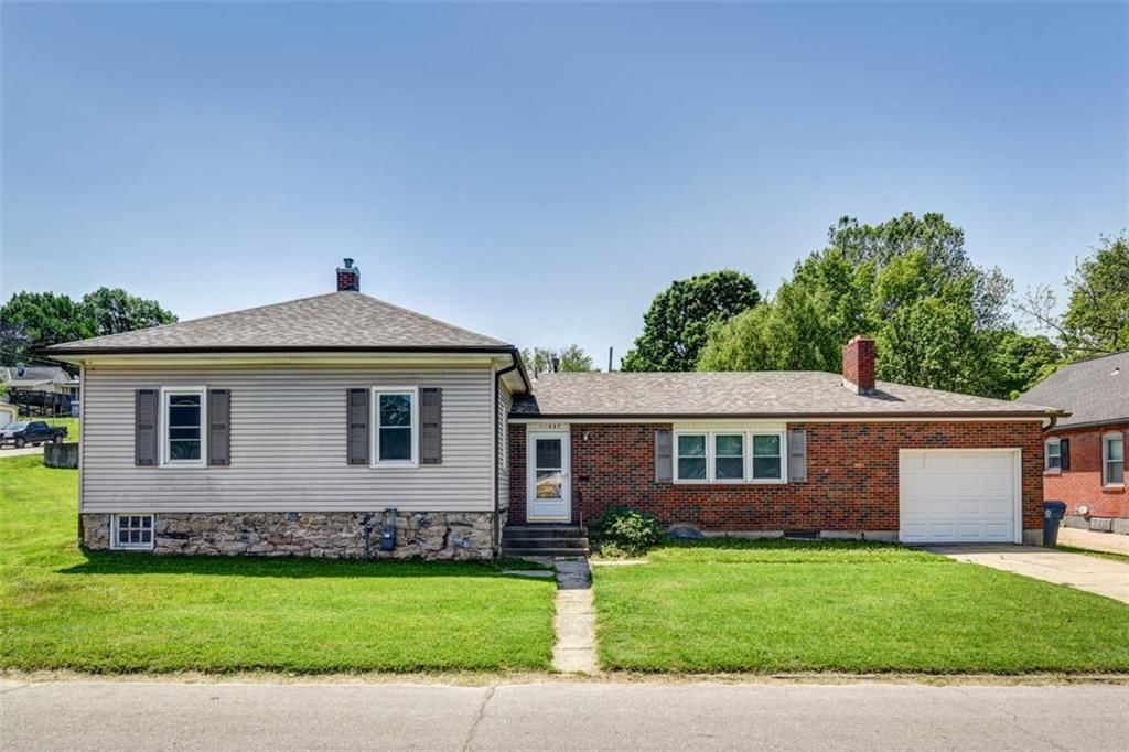 11227 GILL Street, Sugar Creek, MO