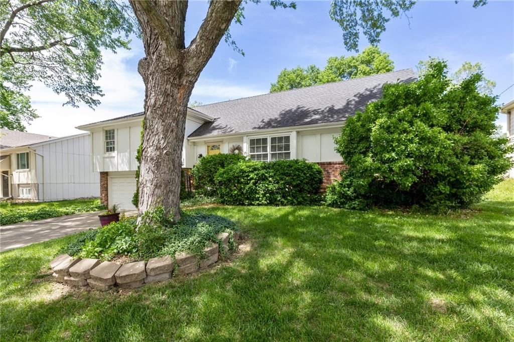 824 E Johnston Street — photo 34