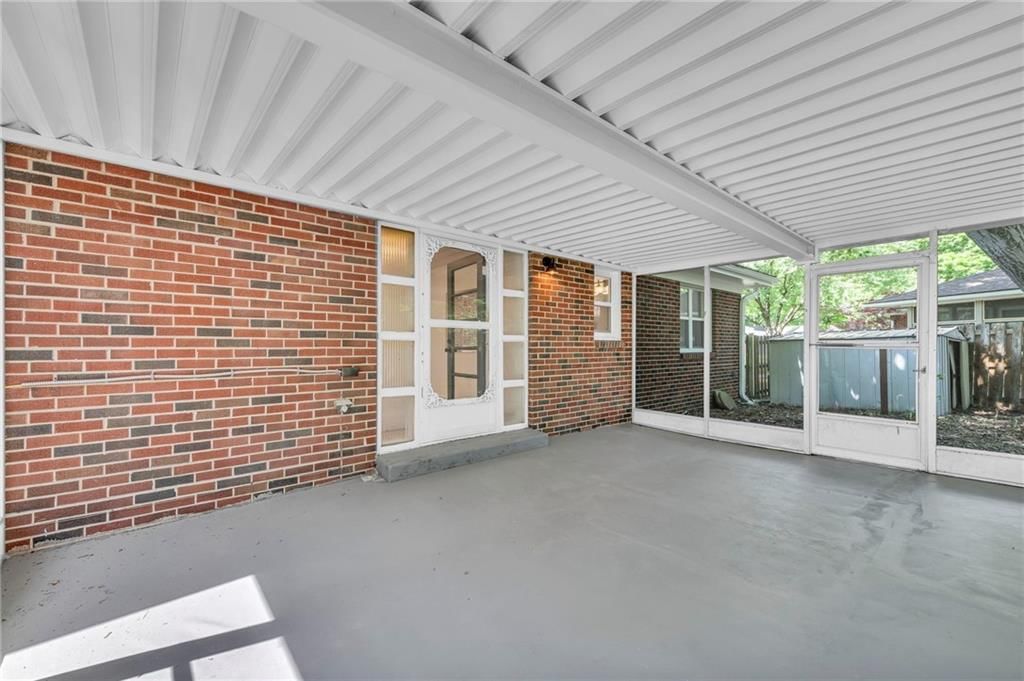718 E Red Road — photo 20