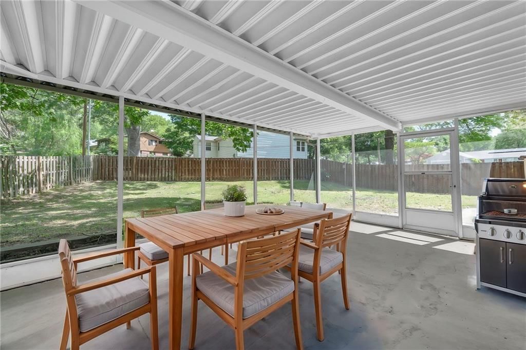 718 E Red Road — photo 21