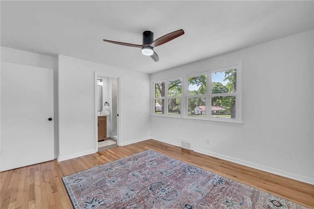 718 E Red Road — photo 24