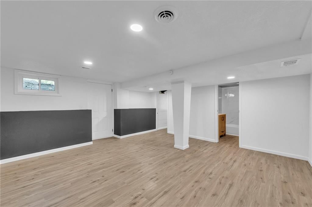 718 E Red Road — photo 33
