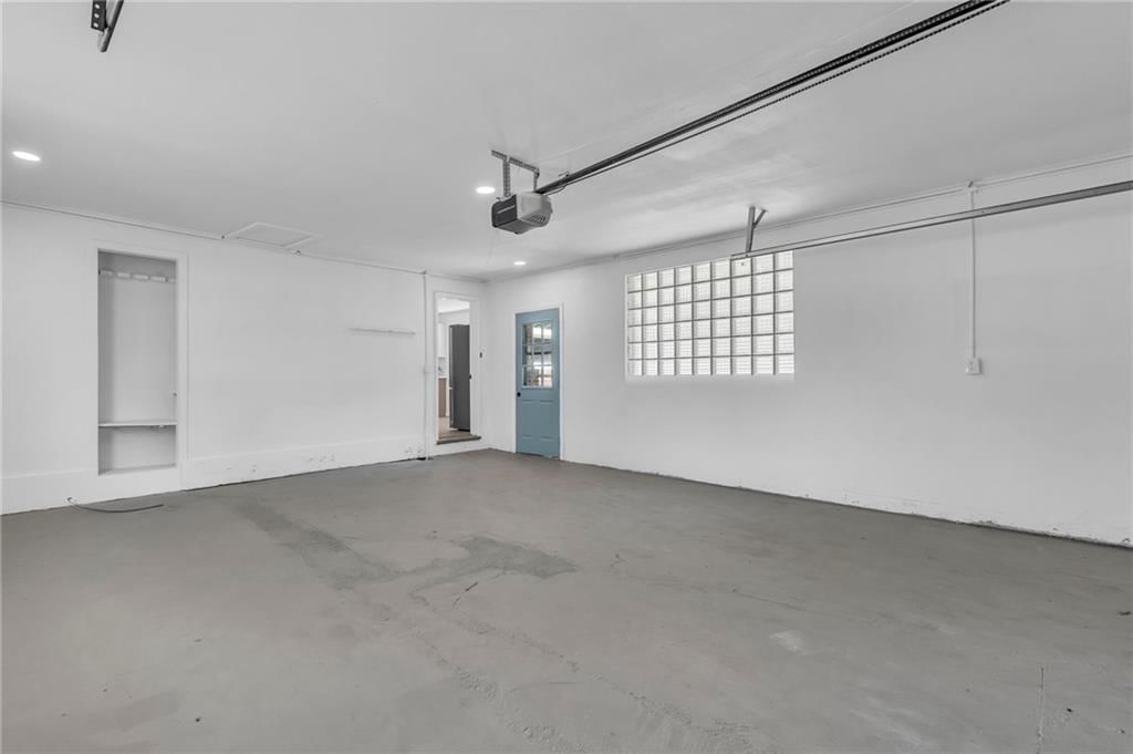 718 E Red Road — photo 38
