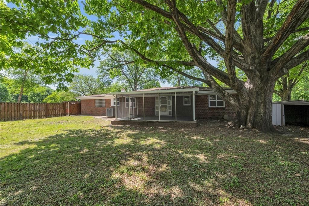 718 E Red Road — photo 42