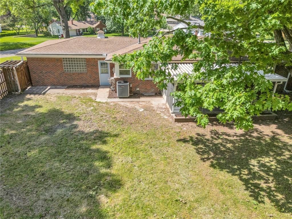 718 E Red Road — photo 46