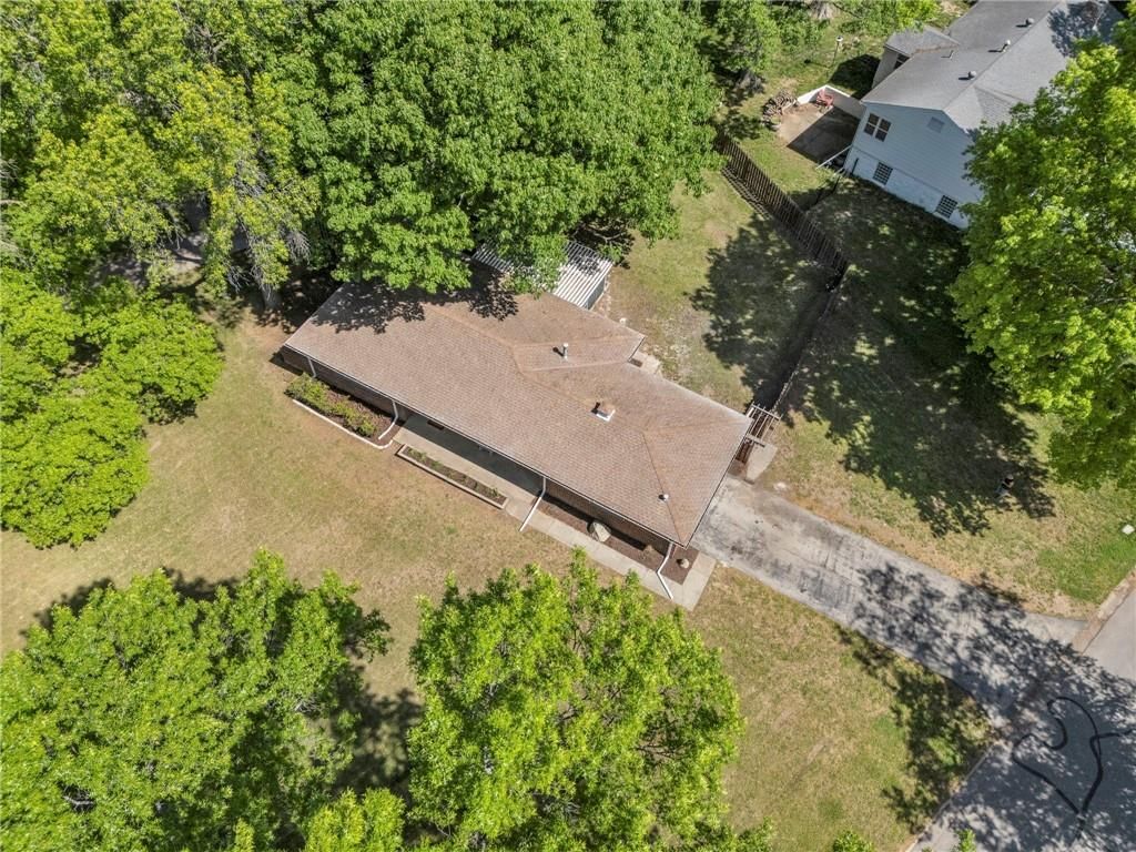 718 E Red Road — photo 48