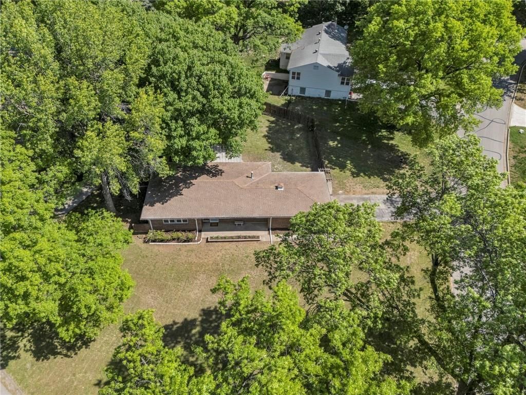 718 E Red Road — photo 49