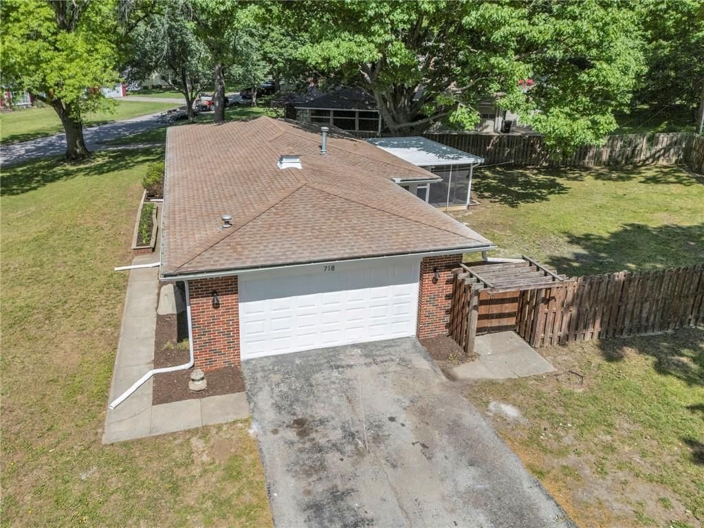718 E Red Road — photo 7
