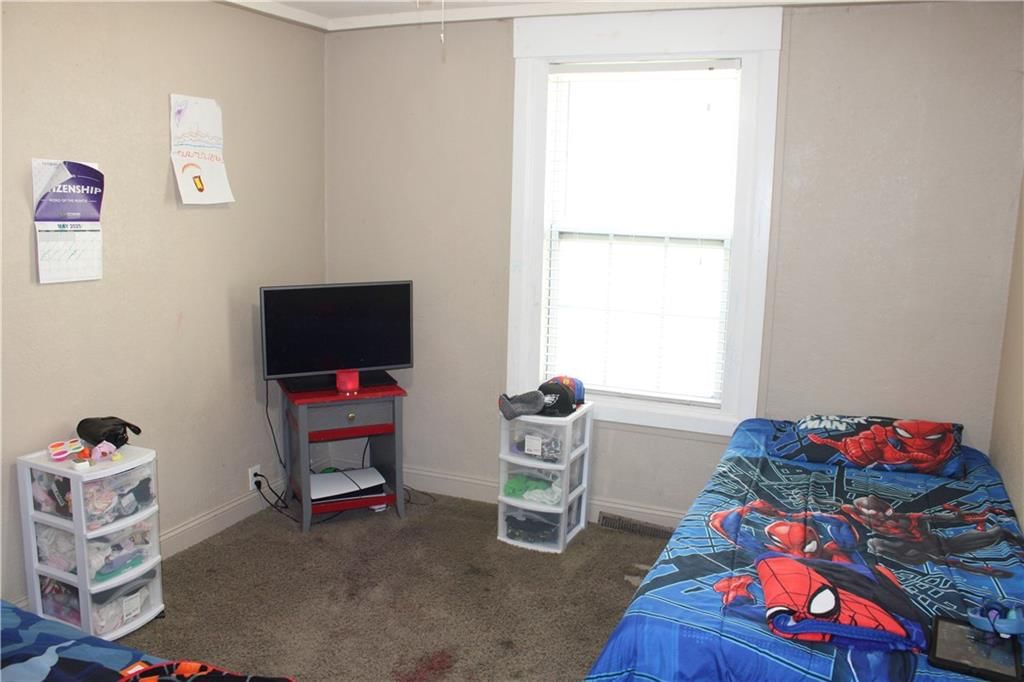 504 E Jackson Street — photo 12