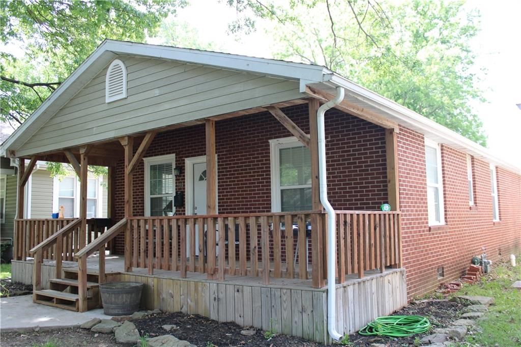504 E Jackson Street — photo 14