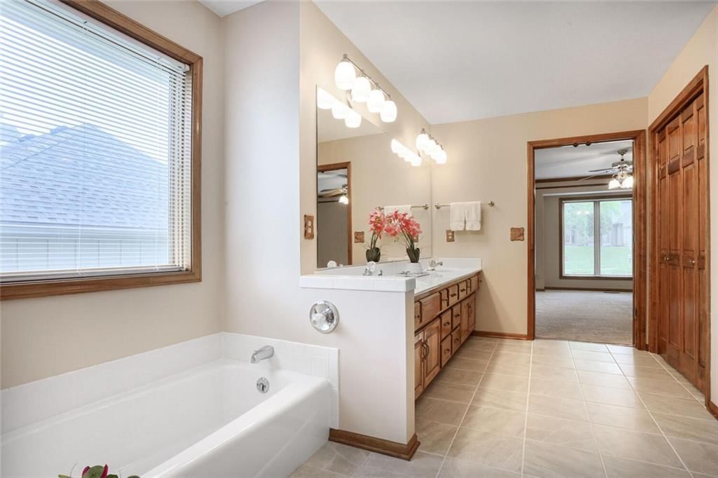 709 Kingston Drive — photo 15