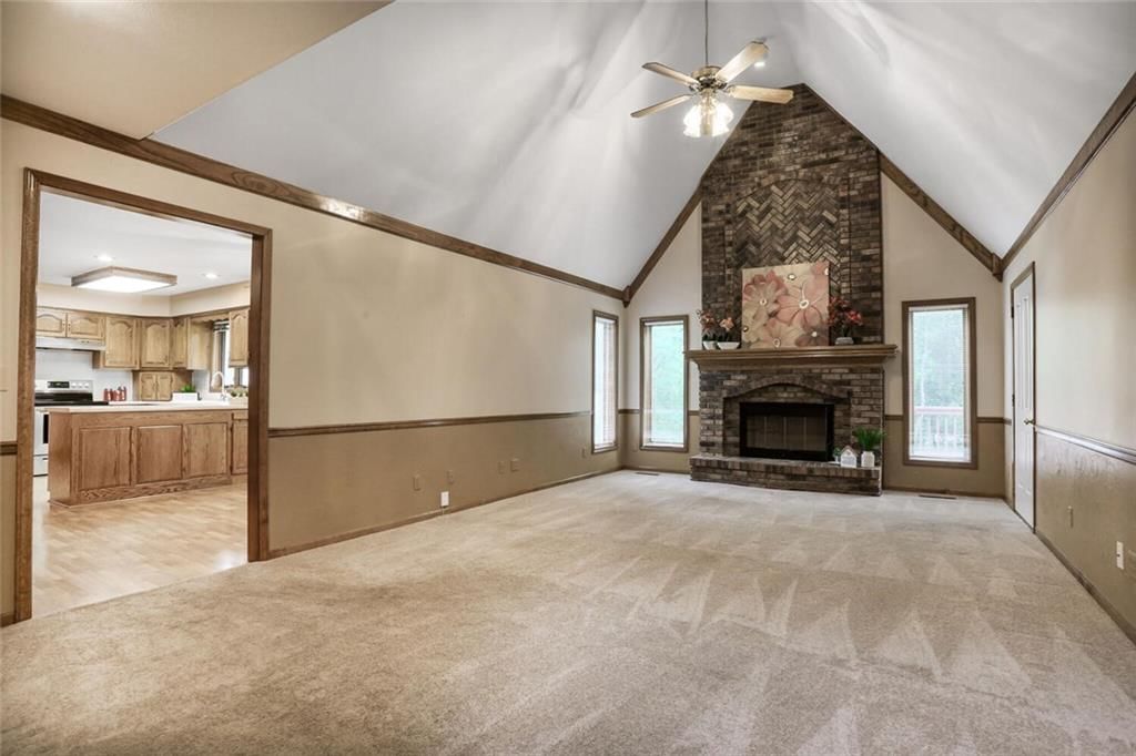 709 Kingston Drive — photo 3