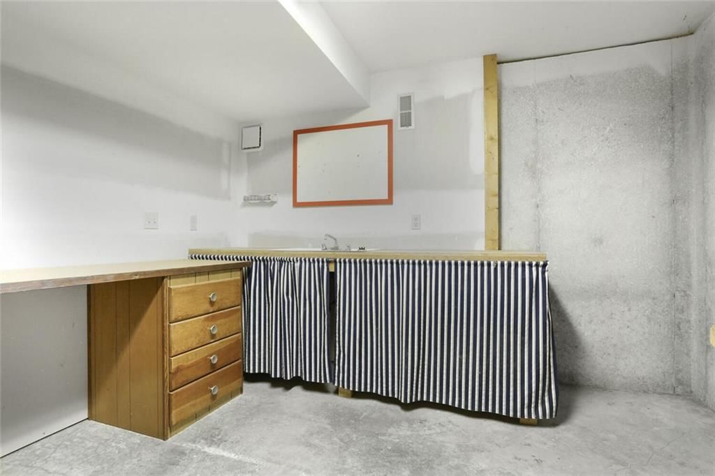 709 Kingston Drive — photo 27