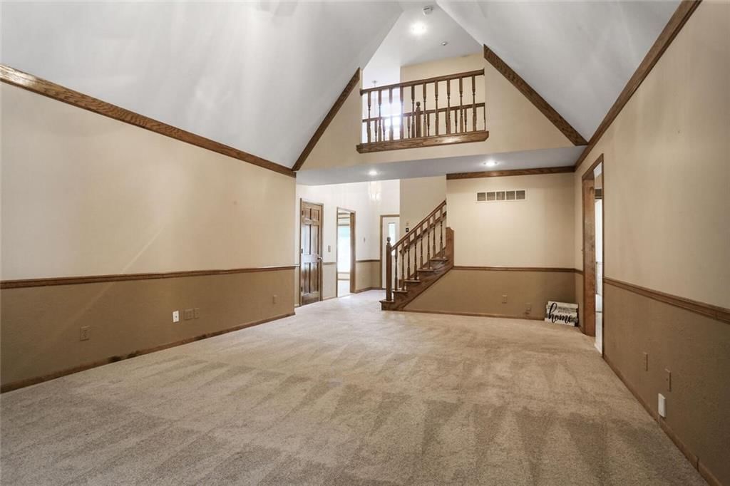 709 Kingston Drive — photo 4