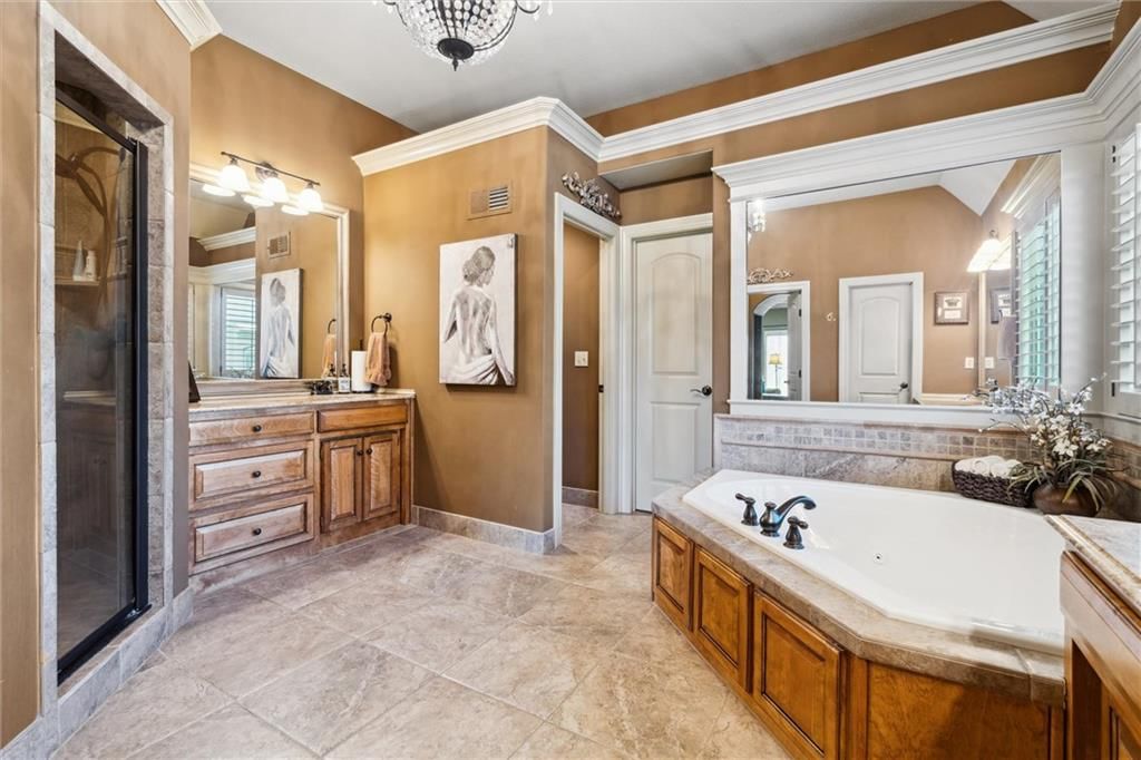10233 N Prospect Avenue — photo 30