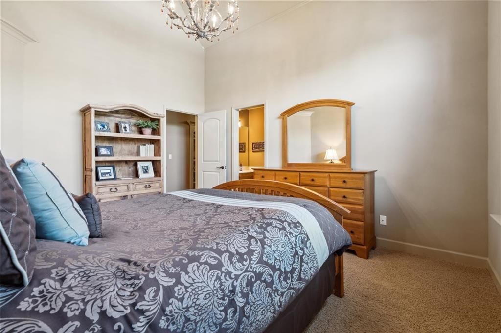 10233 N Prospect Avenue — photo 36