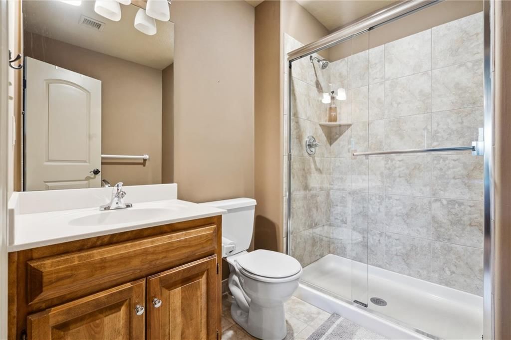 10233 N Prospect Avenue — photo 38