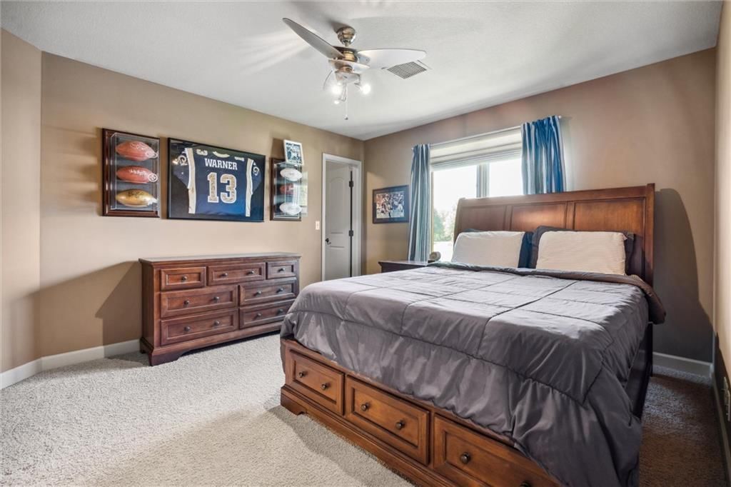 10233 N Prospect Avenue — photo 39