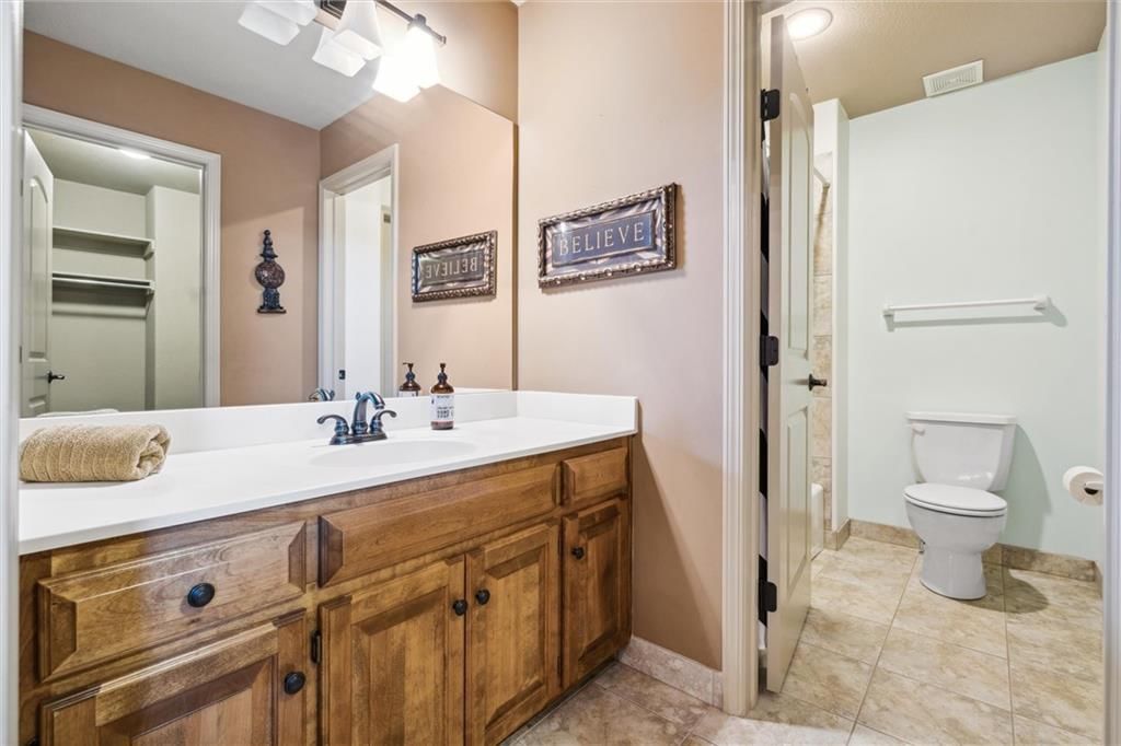 10233 N Prospect Avenue — photo 41