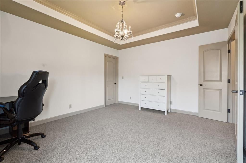 10233 N Prospect Avenue — photo 44