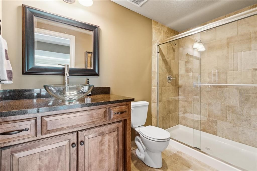 10233 N Prospect Avenue — photo 49