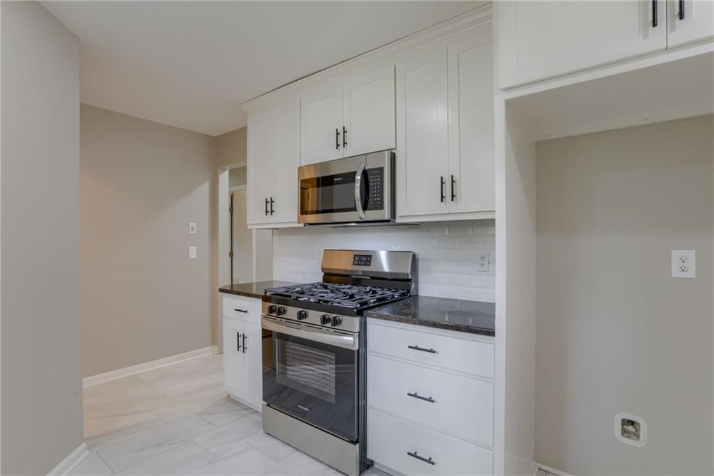 319 W MORSE Avenue — photo 11