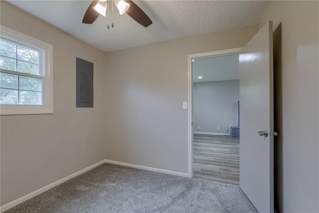 319 W MORSE Avenue — photo 17
