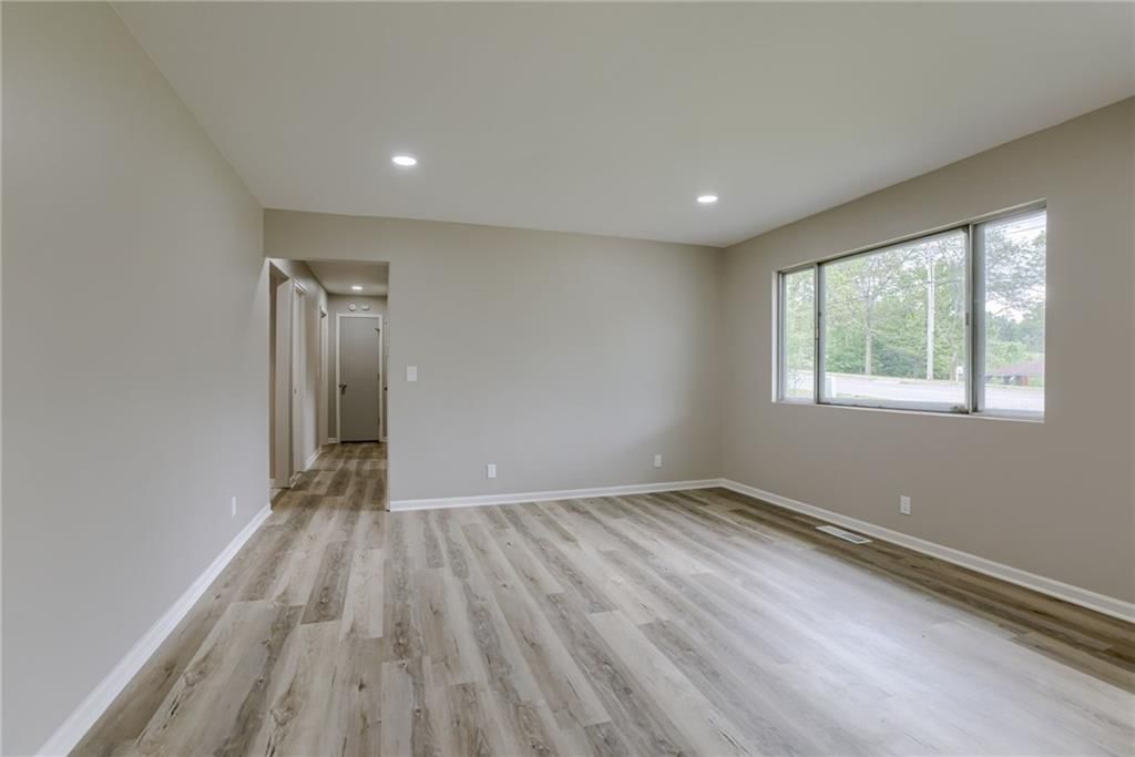 319 W MORSE Avenue — photo 4