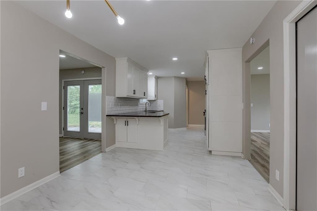 319 W MORSE Avenue — photo 8