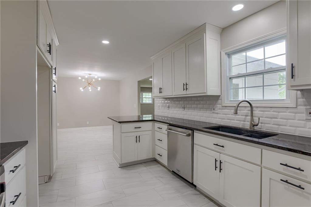 319 W MORSE Avenue — photo 9