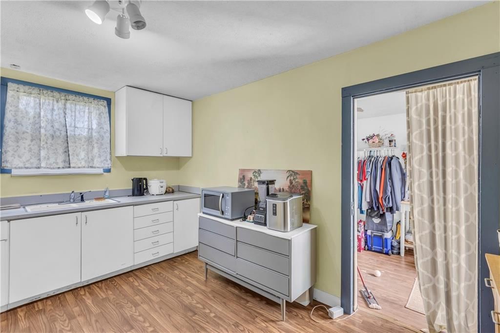 613 W 3rd Street — photo 11