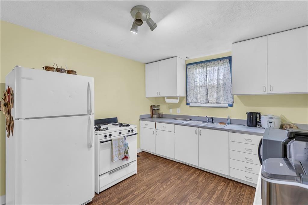 613 W 3rd Street — photo 12