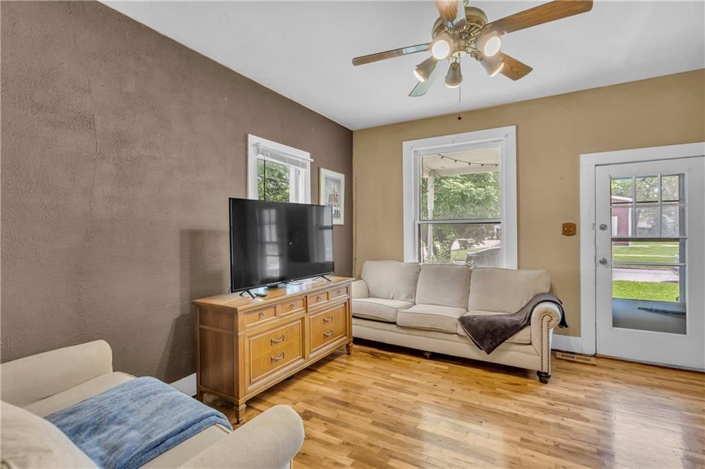 613 W 3rd Street — photo 5