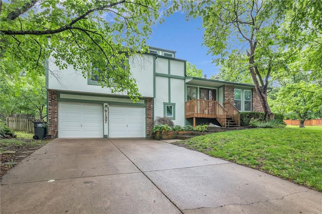 9137 Greenway Lane — photo 2