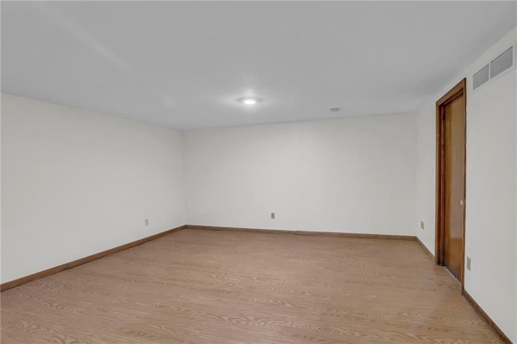 9137 Greenway Lane — photo 31