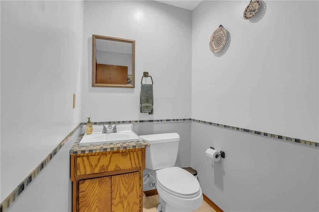 9137 Greenway Lane — photo 32