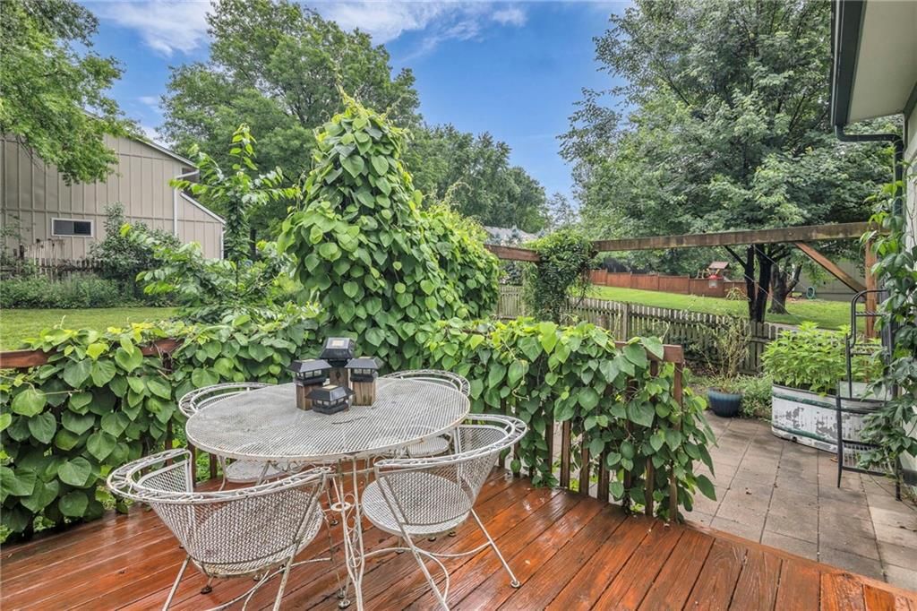 9137 Greenway Lane — photo 35