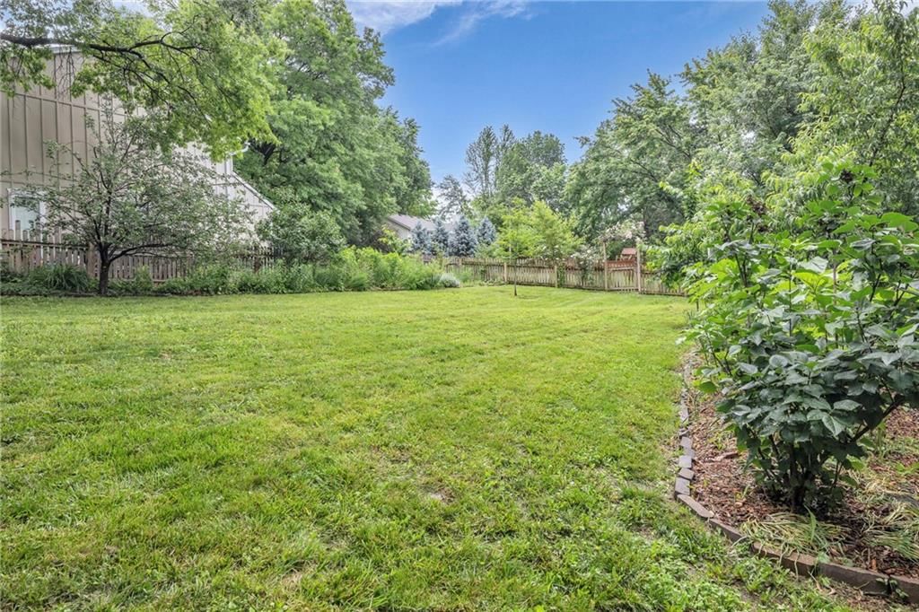 9137 Greenway Lane — photo 38