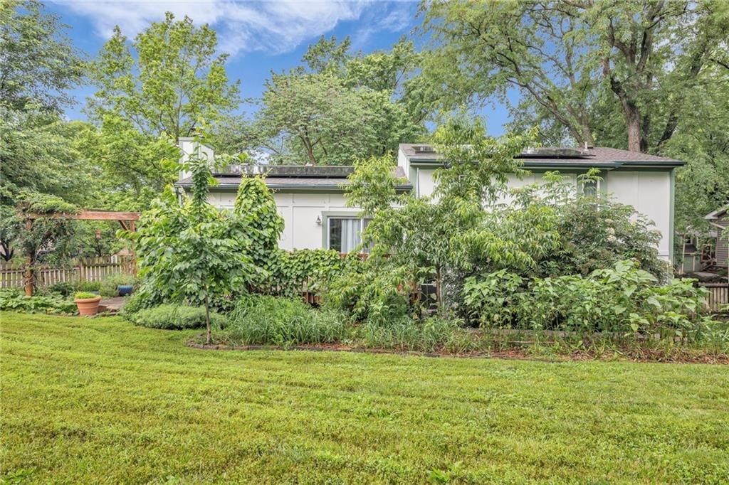 9137 Greenway Lane — photo 41