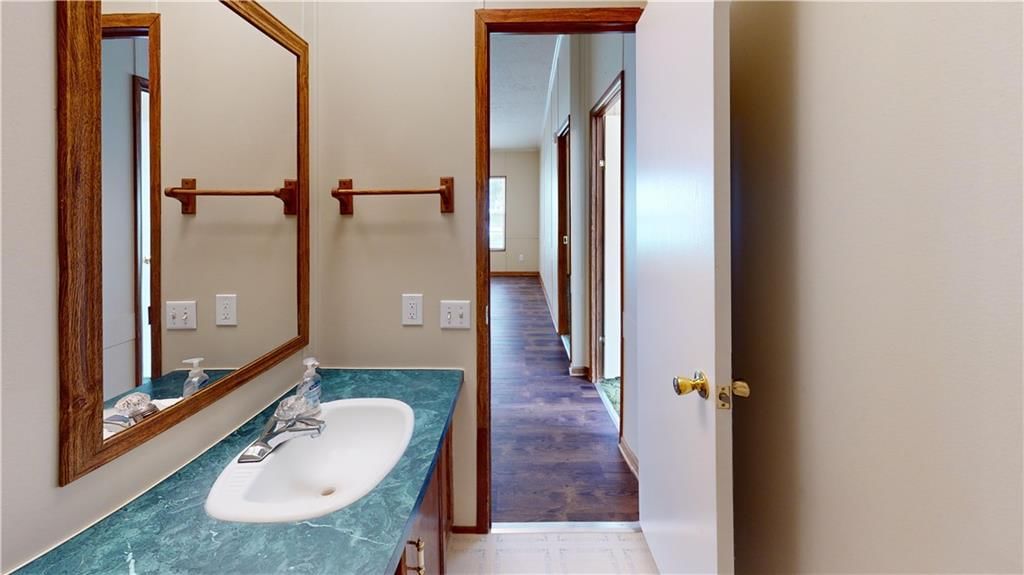 458 E Elm Street — photo 13
